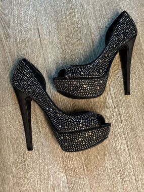 BAKERS Y2K STUDDED PEEP TOE HEELS SIZE 9M